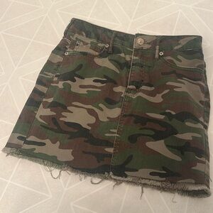 Size small forever 21 camo skirt